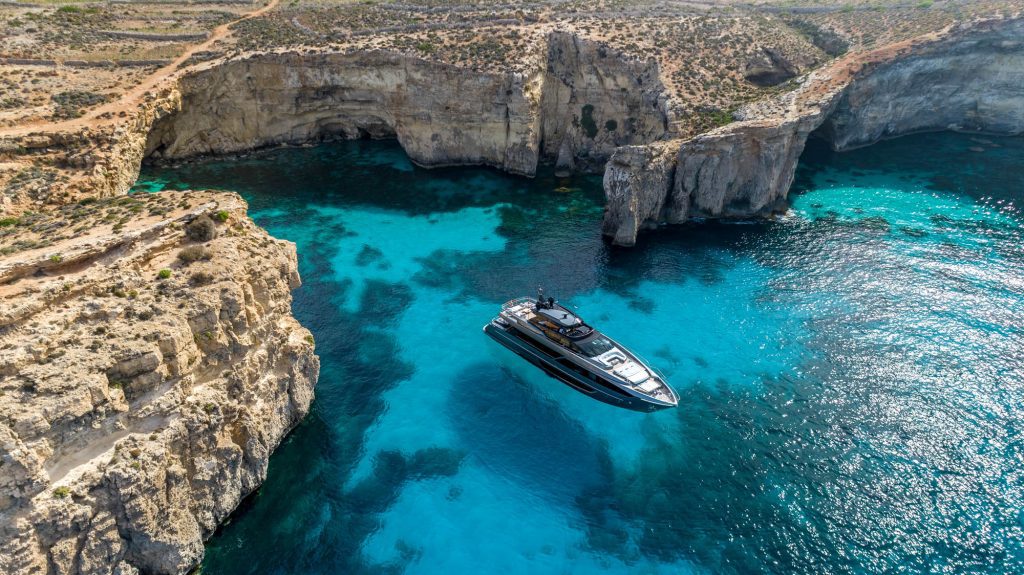 Comino / Crystal Lagoon Crystal Lagoon