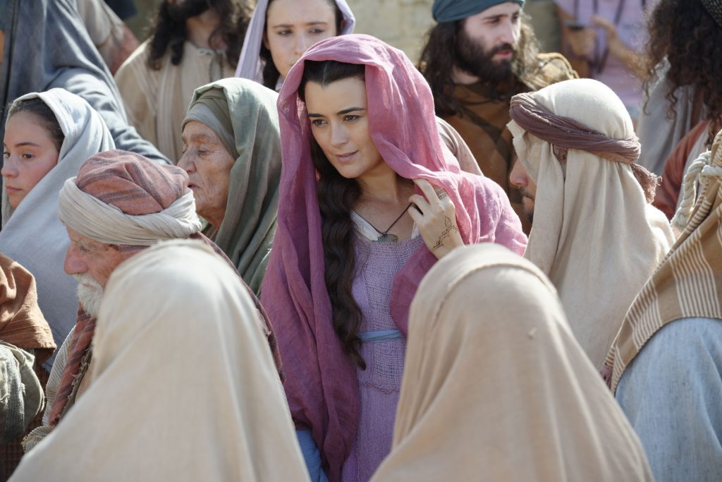 Film Stills / The Dovekeepers The Dovekeepers